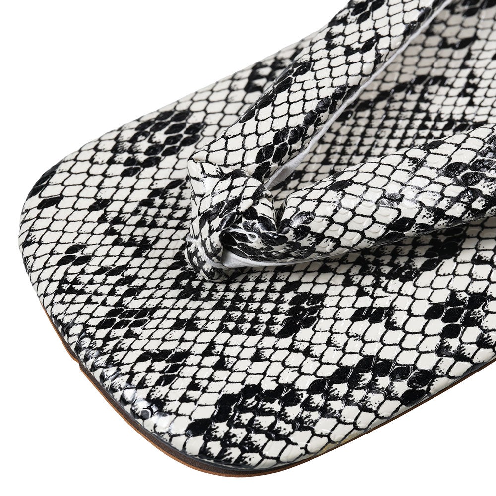 オールヘビ柄ビニール雪駄　白　雪駄底金具付き　SSサイズ