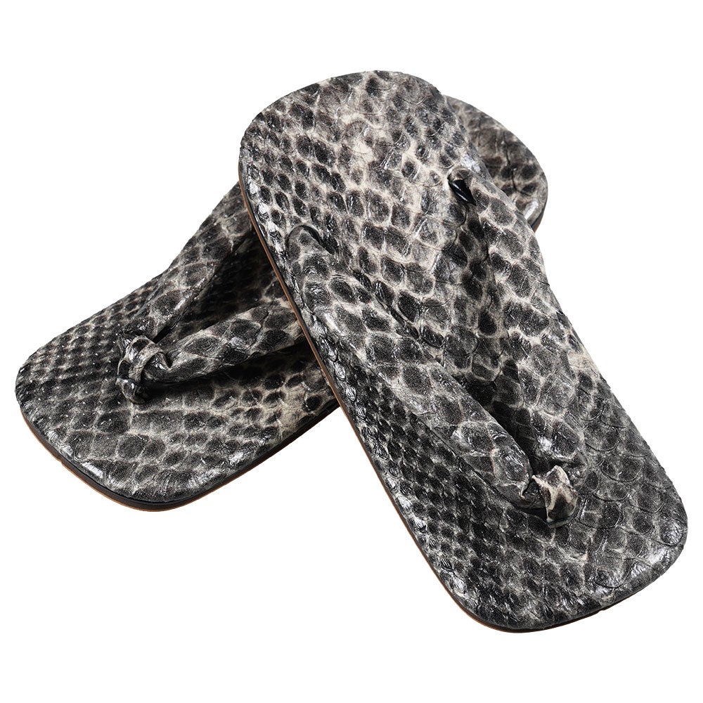 オールヘビ柄ビニール雪駄　黒　雪駄底金具付き　SSサイズ