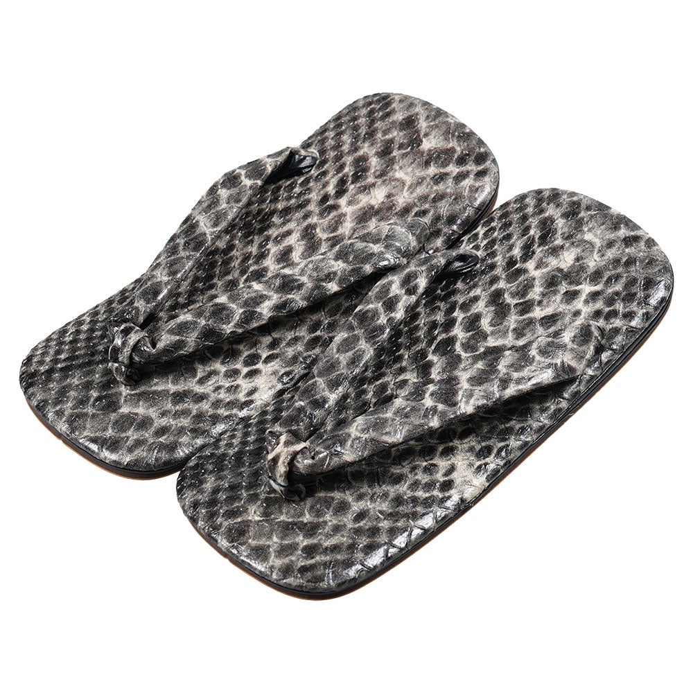 オールヘビ柄ビニール雪駄　黒　雪駄底金具付き　SSサイズ